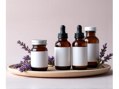 Suplementos naturales y hierbas para el sueño en frascos elegantes